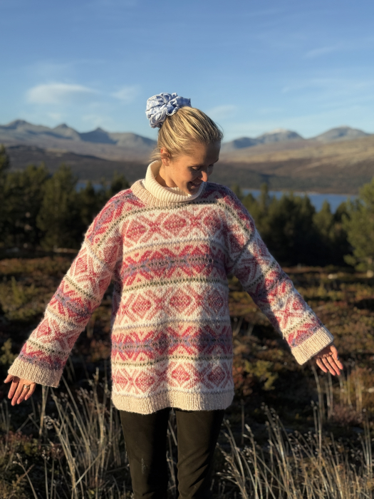 Cortina Genser by Ingrid Raadim x HOY IR 04-01